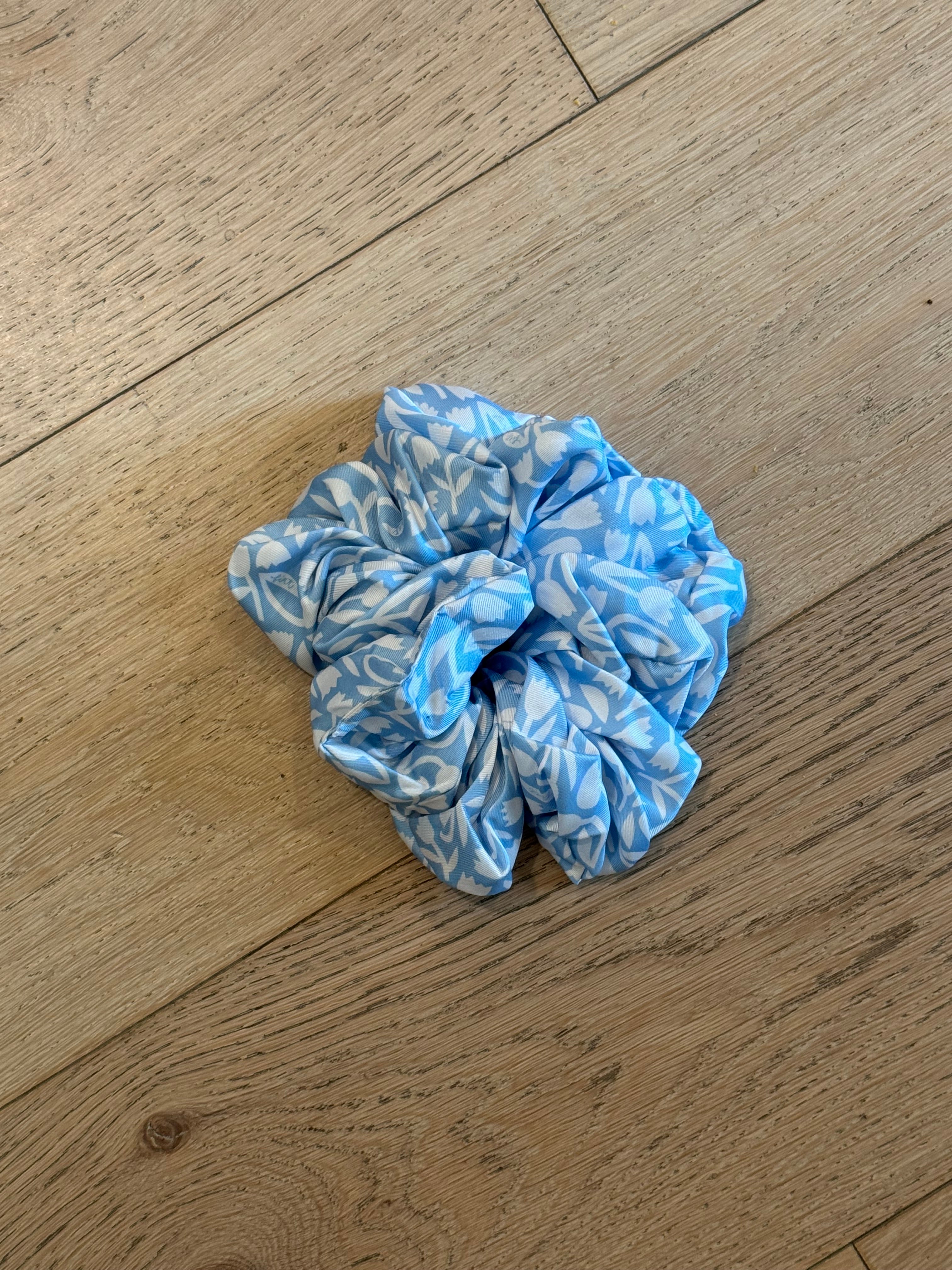 SAMPLE Large Fiat Scrunchie