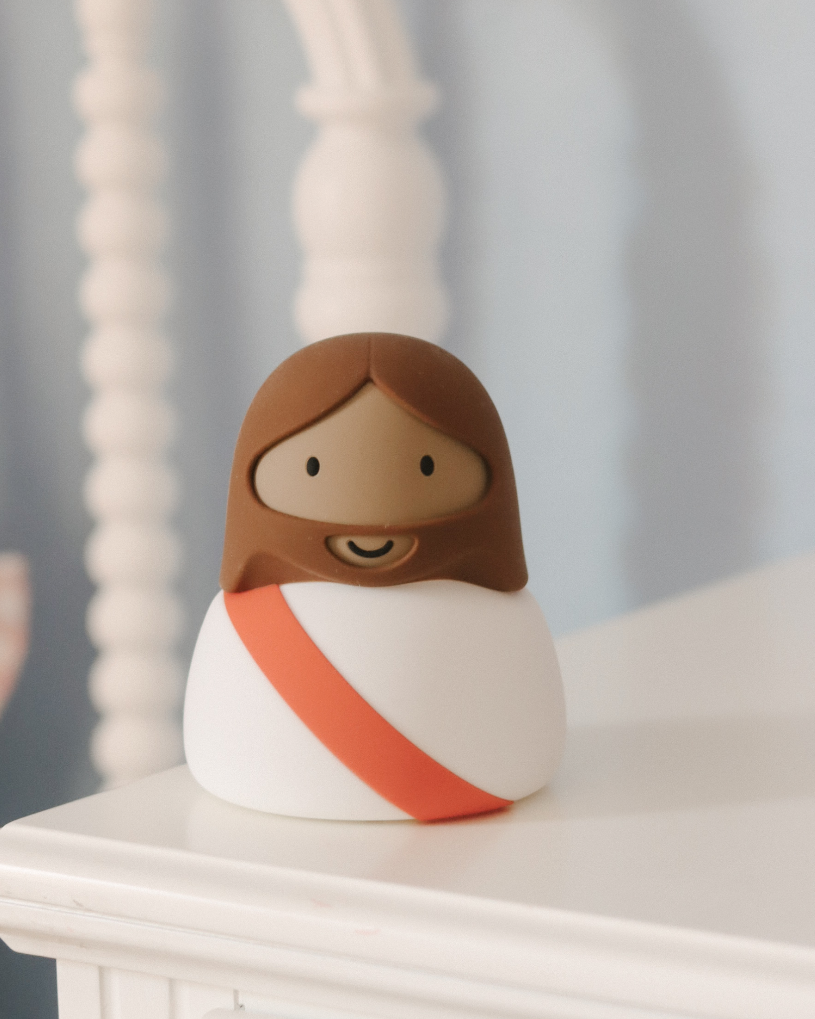 Jesus silicone night light for children, touch-activated and USB-rechargeable, with soft warm glow and squeezable silicone design. Christian kids’ night lamp inspired by Jesus as the Light of the World—perfect faith-based nursery décor and bedtime comfort for babies and toddlers.