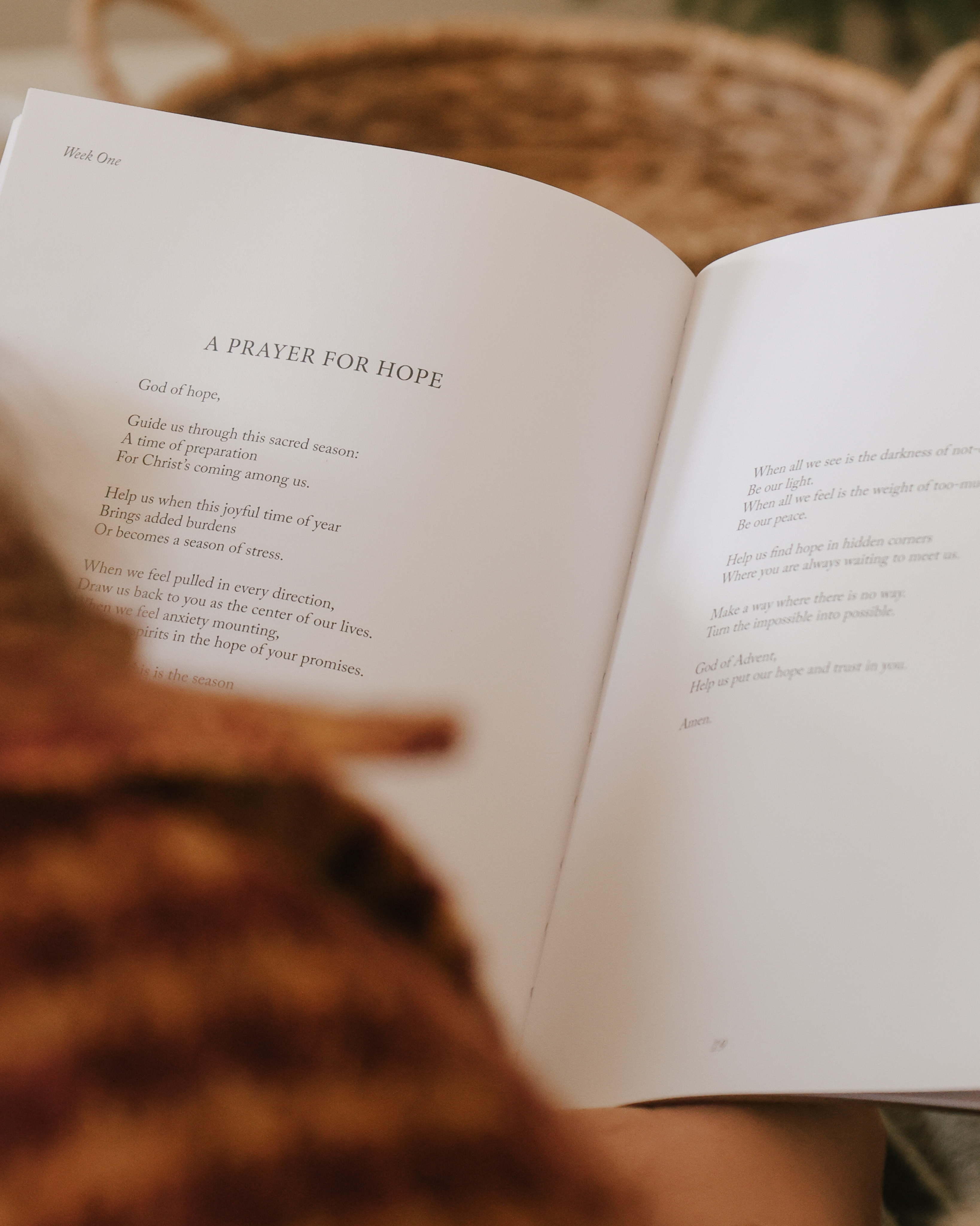 Mary’s Way of Advent: Prayers & Practices to Slow Down & Seek God