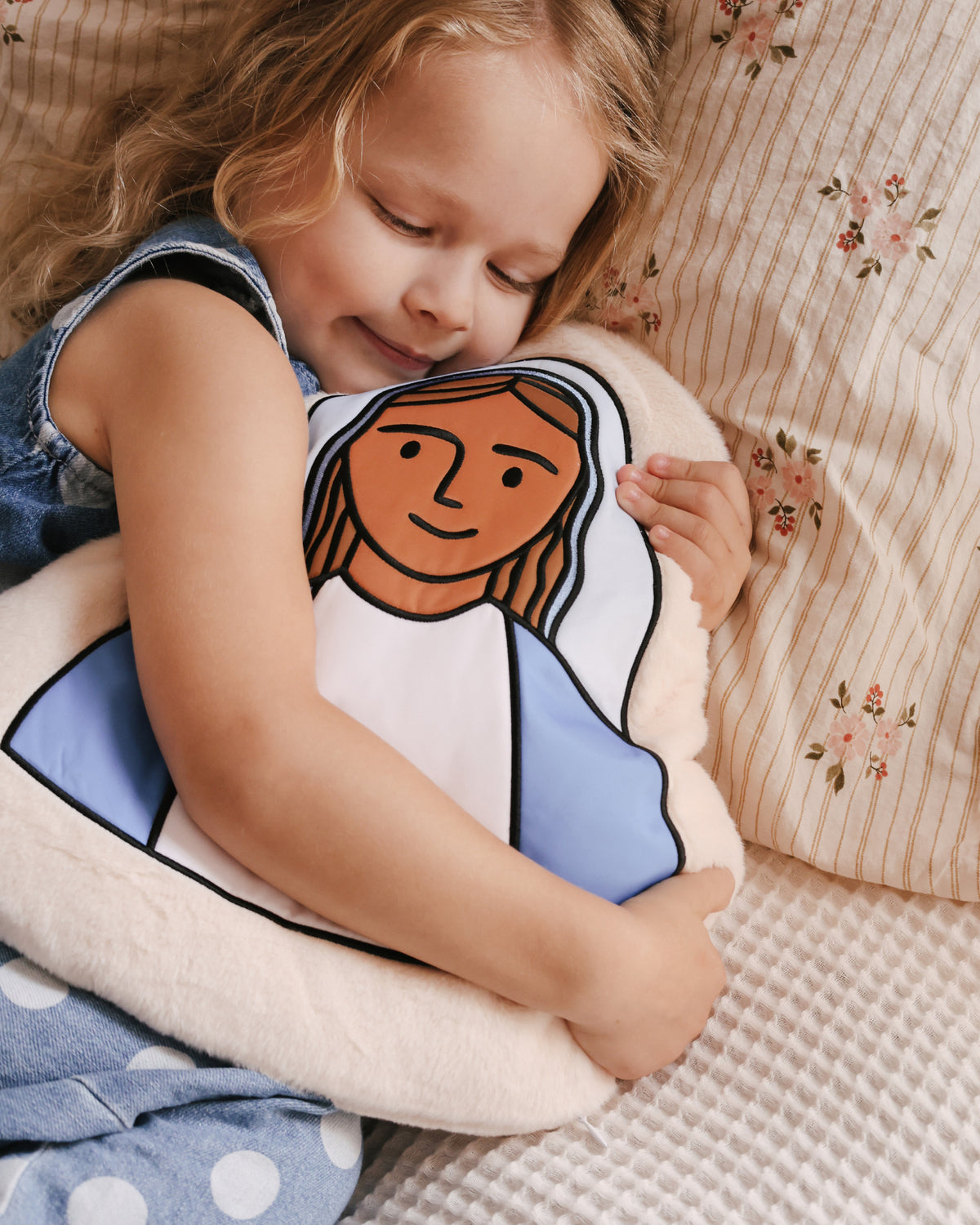 mary pillow be a heart